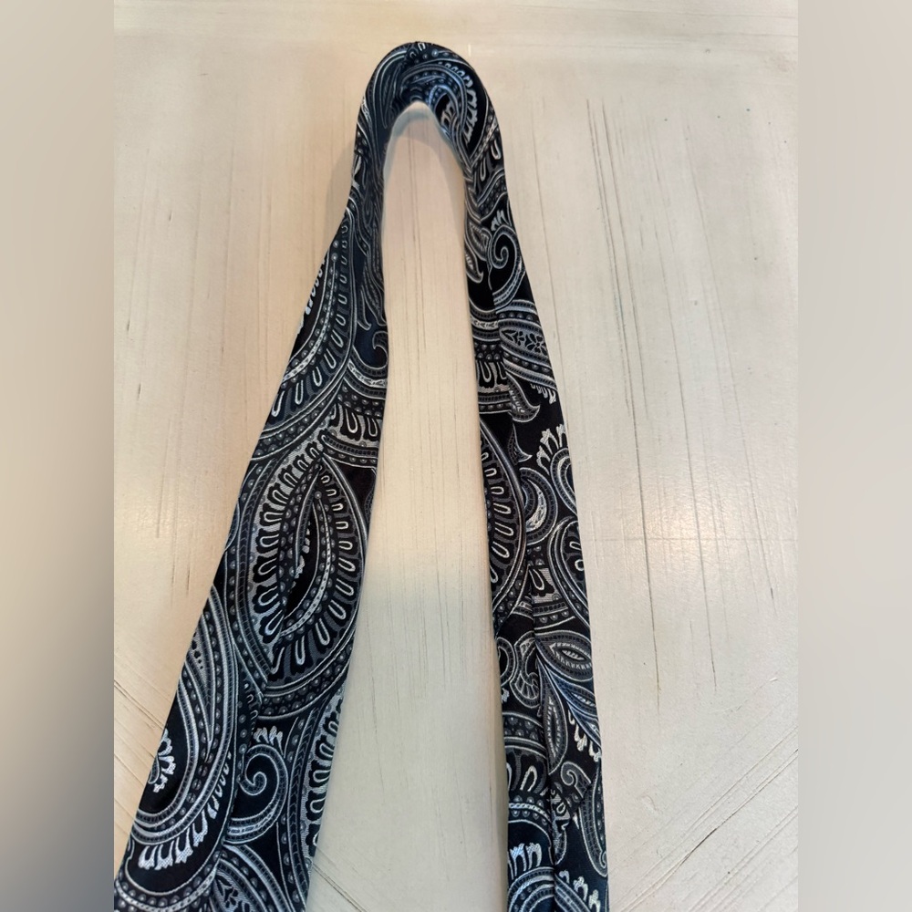 Donald J Trump Signature Collection Silk Men Tie Black - Like New! - Picture 7 of 13